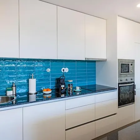 Sunny Vibes & Balcony With Pool * Эшпинью