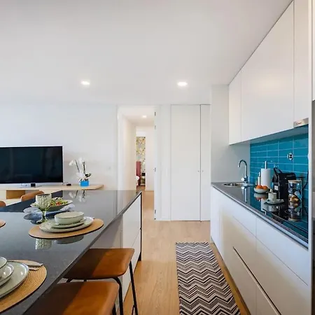 Sunny Vibes & Balcony With Pool Апартаменты