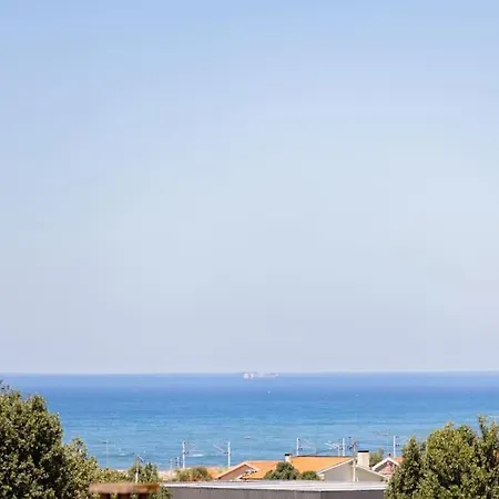 Sunny Vibes & Balcony With Pool Апартаменты