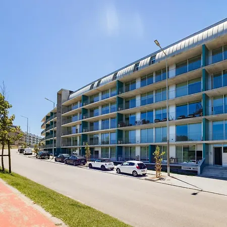 Sunny Vibes & Balcony With Pool * Эшпинью