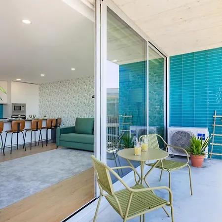 דירה Sunny Vibes & Balcony With Pool אספיניו