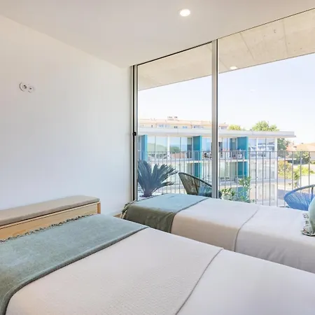 Sunny Vibes & Balcony With Pool *