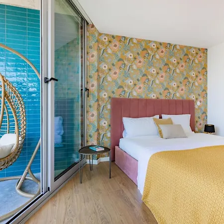 Sunny Vibes & Balcony With Pool Апартаменты Эшпинью