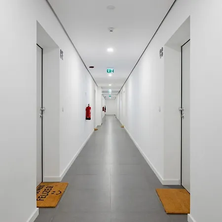 Sunny Vibes & Balcony With Pool Апартаменты Эшпинью