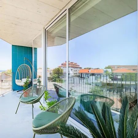 Sunny Vibes & Balcony With Pool Apartman *