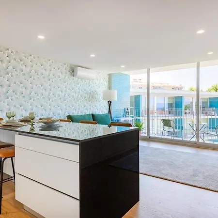 Sunny Vibes & Balcony With Pool Espinho