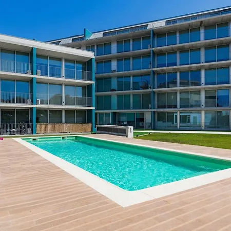 公寓 Sunny Vibes & Balcony With Pool *