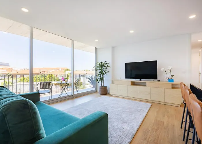 Sunny Vibes & Balcony With Pool * Espinho (Aveiro)