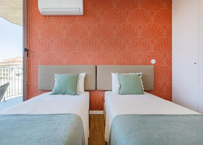 Sunny Vibes & Balcony With Pool Apartment