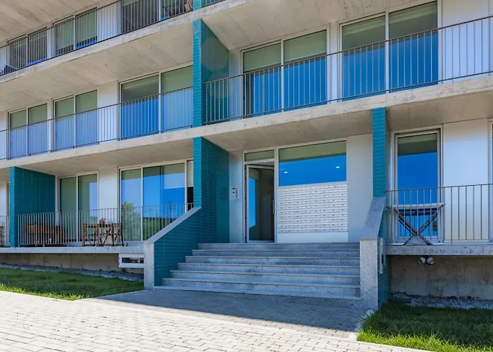 Sunny Vibes & Balcony With Pool Apartment